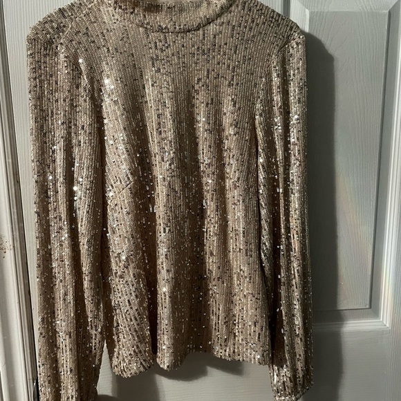 Adelyn Rae Shimmering Sequin Top - Picture 3 of 5